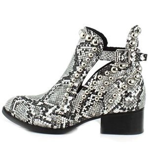 Jeffrey Campbell Rylance studded bootie fits 5.5